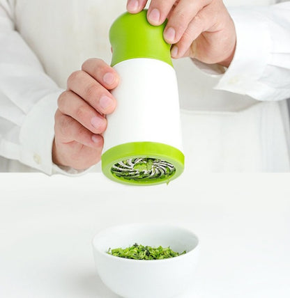 Professional Herb Grinder & Spice Mill – Microplane Chopper for Fresh Herbs, Garlic & Spices